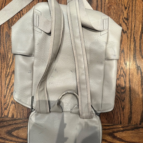 MATT & NAT GREY LEATHER BACKPACK - Picture 6 of 10